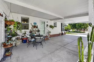1226 Pompano Ln, Lady Lake, FL 32159 - Photo 9