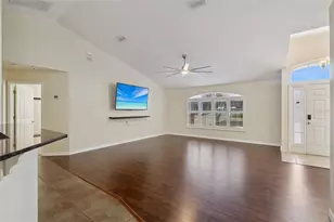 1115 Lakeview Oaks Dr, Minneola, FL 34715 - Photo 9