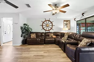 26638 E Cove Dr, Tavares, FL 32778 - Photo 11