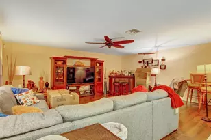 218 Tres Reyes Ln, Groveland, FL 34736 - Photo 15