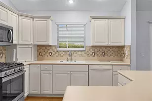649 Ravenel Ct, The Villages, FL 32162 - Photo 17