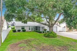 33909 Linda Ln, Leesburg, FL 34788 - Photo 9