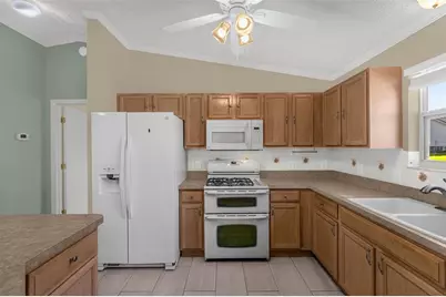 17648 SE 93rd Butler Court, The Villages, FL 32162 - Photo 11