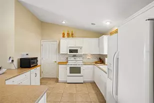 917 Eastmont Ct, The Villages, FL 32162 - Photo 15