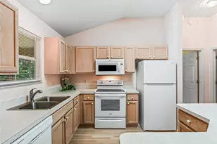 1502 Aquino Ln, The Villages, FL 32159 - Photo 11