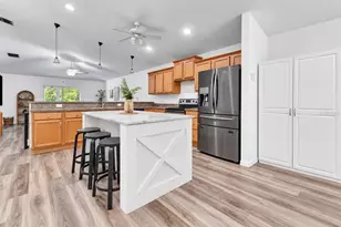 32917 Forest Ave, Leesburg, FL 34788 - Photo 9