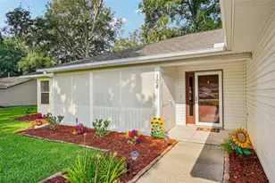 108 Cherry Blossom Ln, Lady Lake, FL 32159 - Photo 5