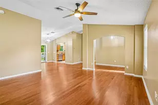 108 Cherry Blossom Ln, Lady Lake, FL 32159 - Photo 11