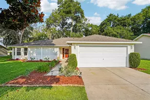 108 Cherry Blossom Ln, Lady Lake, FL 32159 - Photo 1