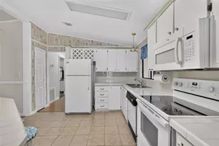 724 Jason Dr, The Villages, FL 32159 - Photo 9