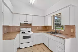 57 Cayman Cir, Umatilla, FL 32784 - Photo 13