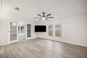 5230 Lexington Cir, Wildwood, FL 34785 - Photo 9