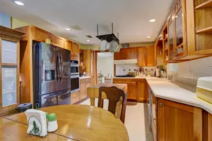 314 N York St, Bushnell, FL 33513 - Photo 5