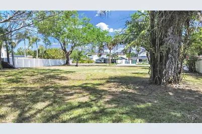 5438 Bayou Grande Boulevard NE, Saint Petersburg, FL 33703 - Photo 7