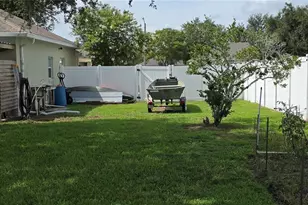 36812 Queen Bee Ln, Grand Island, FL 32735 - Photo 13