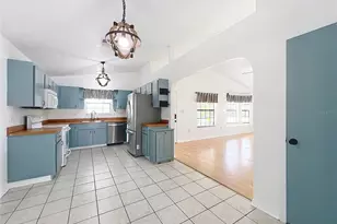 25121 Algonquin Ave, Sorrento, FL 32776 - Photo 15