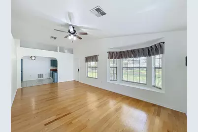 25121 Algonquin Avenue, Sorrento, FL 32776 - Photo 9