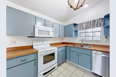 25121 Algonquin Avenue, Sorrento, FL 32776 - Photo 19
