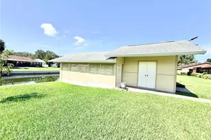 305 W Delaware St, Tavares, FL 32778 - Photo 5