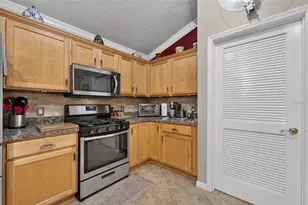 17246 SE 85th Willowick Cir, The Villages, FL 32162 - Photo 21