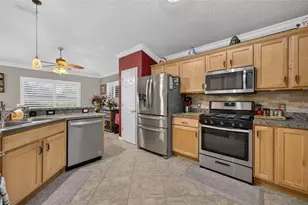 17246 SE 85th Willowick Cir, The Villages, FL 32162 - Photo 19