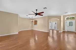 5809 Bounty Cir, Tavares, FL 32778 - Photo 9