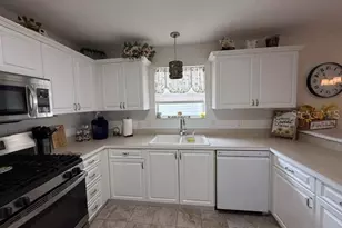 7618 SE 171st Sun Valley Pl, The Villages, FL 32162 - Photo 5