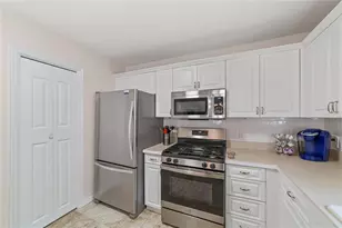 7618 SE 171st Sun Valley Pl, The Villages, FL 32162 - Photo 9