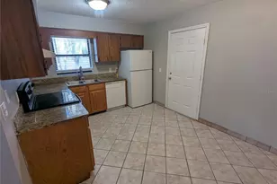 910 S Center St, Eustis, FL 32726 - Photo 3