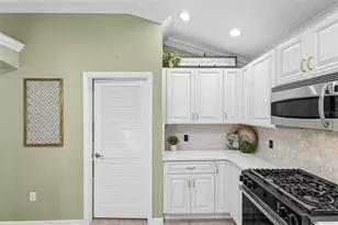 1527 Golden Ridge Dr, The Villages, FL 32162 - Photo 13