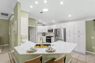 1527 Golden Ridge Dr, The Villages, FL 32162 - Photo 3