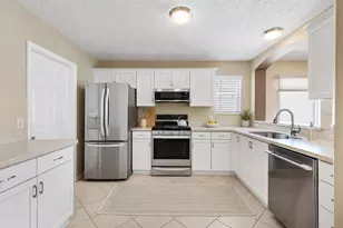 16869 SE 80th Bathurst Ct, The Villages, FL 32162 - Photo 7