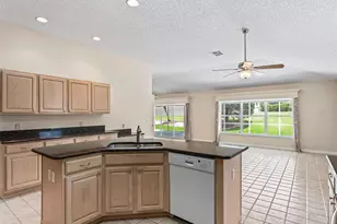 823 San Salvador Dr, The Villages, FL 32159 - Photo 17
