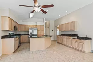 823 San Salvador Dr, The Villages, FL 32159 - Photo 15