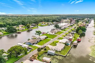 13225 Country Club Dr, Tavares, FL 32778 - Photo 5