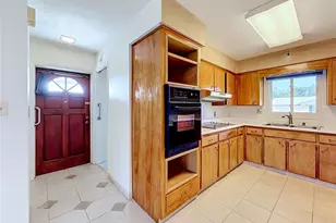 13225 Country Club Dr, Tavares, FL 32778 - Photo 17