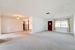13225 Country Club Dr, Tavares, FL 32778 - Photo 11