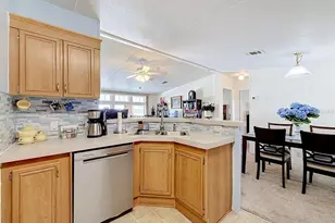 1660 Elkhart Cir, Tavares, FL 32778 - Photo 13
