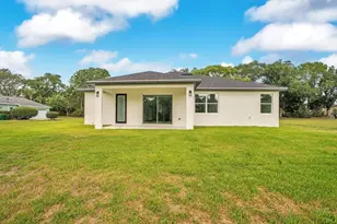 551 Dowling Cir, Lady Lake, FL 32159 - Photo 3