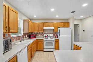 970 Kenova Ave, The Villages, FL 32162 - Photo 9