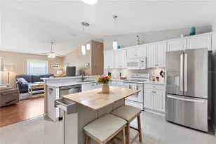 9319 SE 172nd Wayside Pl, The Villages, FL 32162 - Photo 13