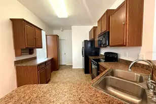 2616 Walden Woods Dr, Plant City, FL 33566 - Photo 9