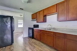 813 NW 5th St, Webster, FL 33597 - Photo 5