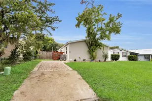 16 Cayman Cir, Umatilla, FL 32784 - Photo 1