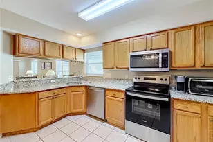 25146 Cranes Roost Cir, Leesburg, FL 34748 - Photo 9