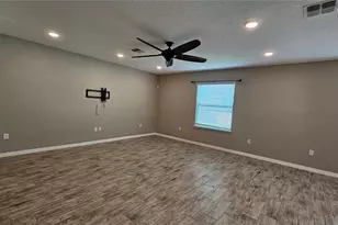 1921 Bell Creek Loop, Fruitland Park, FL 34731 - Photo 9