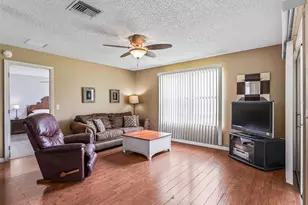 897 Livingston Loop, The Villages, FL 32162 - Photo 11