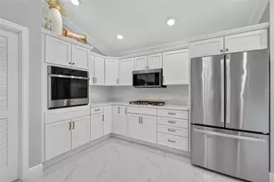 2216 Blackville Dr, The Villages, FL 32162 - Photo 9