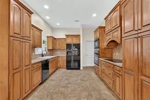 1557 Oak Forest Dr, The Villages, FL 32162 - Photo 5