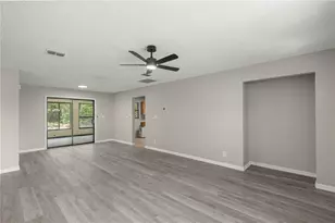 12185 SE 61st Ct, Belleview, FL 34420 - Photo 5